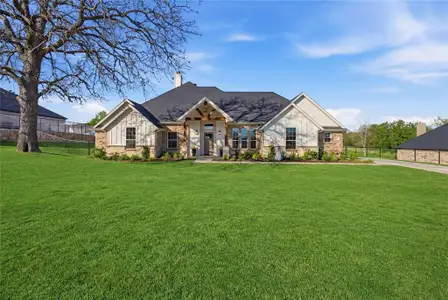 New construction Single-Family house 9017 Valley Oak Ct, Springtown, TX 76082 - image