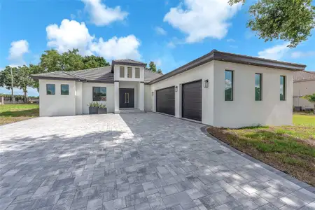 New construction Single-Family house 11921 Fort King Hwy, Thonotosassa, FL 33592 null- photo 0