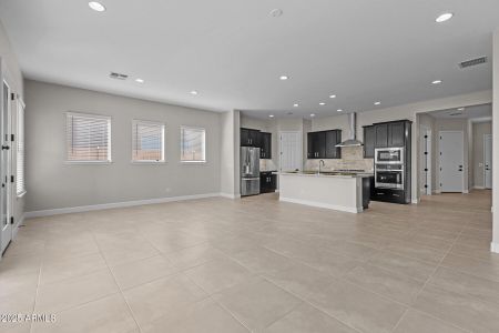 New construction Single-Family house 5525 N 193Rd Dr, Litchfield Park, AZ 85340 The Woodshire- photo 8 8