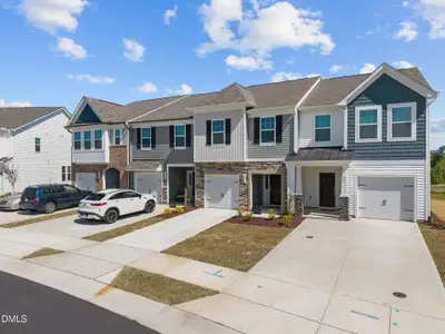 New construction Townhouse house 685 Leland Hill Cir, Zebulon, NC 27597 - image