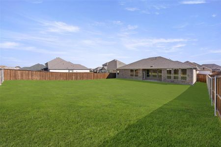 New construction Single-Family house 912 Guava Ct, Forney, TX 75126 Lodge (Courtyard)- photo 27 27