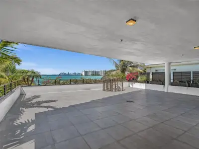 New construction Condo house 1930 Bay Dr, Unit PH1, Miami Beach, FL 33141 - image