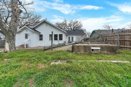 New construction Single-Family house 427 W Ball St, Weatherford, TX 76086 - image