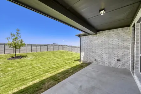 New construction Single-Family house 9912 Oak Glade Dr, Denton, TX 76207 plan 1566 - image 3