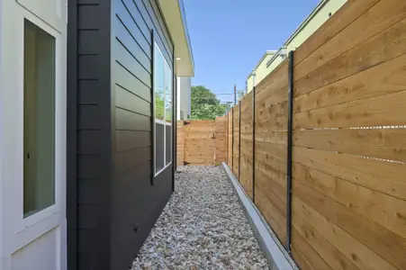 New construction Single-Family house 1407 Cedar Ave, Unit 2, Austin, TX 78702 - image