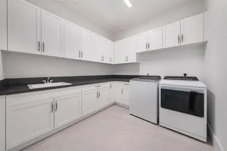 New construction Single-Family house 11900 Sw 14Th Pl, Davie, FL 33325 plan The Laurel Home - image 6
