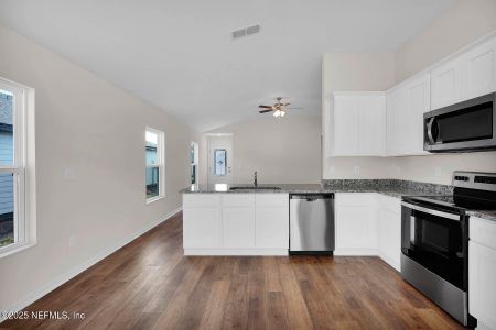New construction Single-Family house 37156 Whippoorwill Ct, Hilliard, FL 32046 null- photo 6 6