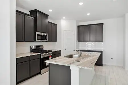 New construction Single-Family house 3310 Rolling River Dr, Baytown, TX 77521 - image