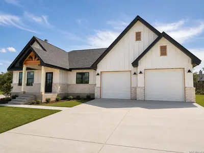 New construction Single-Family house 120 Ash Pkwy, La Vernia, TX 78121 - image