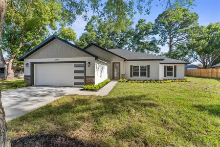 New construction Single-Family house 10033 Canterbury Dr, Leesburg, FL 34788 null- photo 0