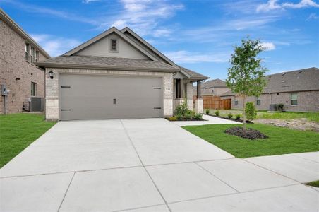 New construction Single-Family house 746 Gentle Bird Dr, Lavon, TX 75166 plan Magnolia - 30' Smart Series - image