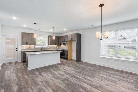 New construction Single-Family house 3608 William Ct, Grand Prairie, TX 76065 plan Jennifer - image 9