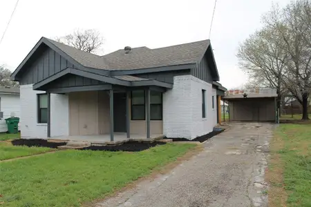 New construction Single-Family house 104 S Hubbard St, Alvord, TX 76225 - image