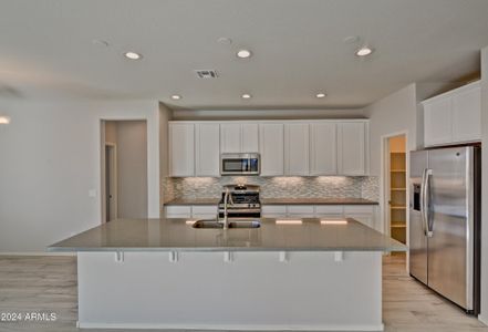 New construction Single-Family house 17287 W Dahlia Drive, Surprise, AZ 85388 - photo 4 4