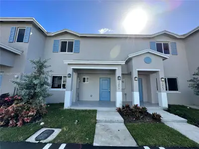 New construction Townhouse house 501 Ne 1St Dr, Florida City, FL 33034 - image