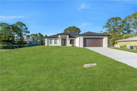 New construction Single-Family house 3716 10Th St Sw, Lehigh Acres, FL 33976 - image