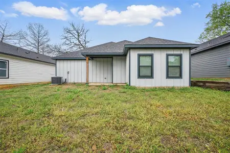 New construction Single-Family house 427 E Munson St, Denison, TX 75021 - image