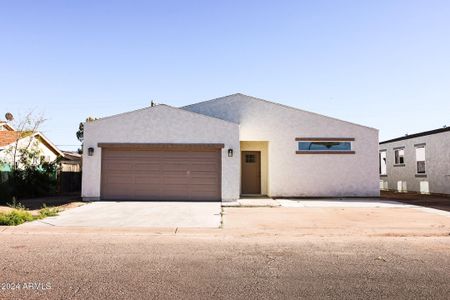 New construction Single-Family house 527 W Mobile Lane, Phoenix, AZ 85041 - photo 0