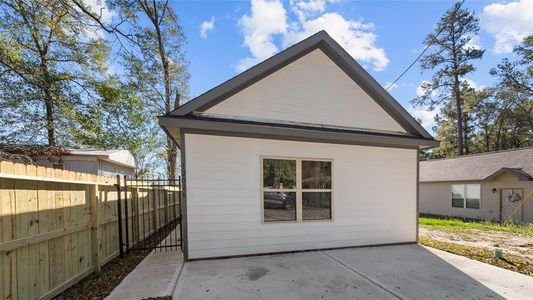 New construction Single-Family house 12016 Canal St, Willis, TX 77318 - photo 0