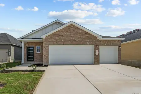 New construction Single-Family house 6418 Scrappy St, San Antonio, TX 78253 plan The Pinecrest F w/ 3rd Car - image