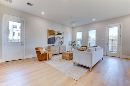 New construction Single-Family house 5126 Rosslyn Rd, Houston, TX 77018 - image 7