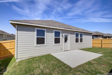 New construction Single-Family house 2521 Solon Ln, Seguin, TX 78155 Guenther - 2013- photo 28 28