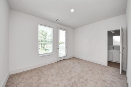 New construction Single-Family house 1053 Glenn Ave, Houston, TX 77088 - image 18