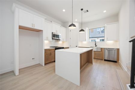 New construction Single-Family house 7803 Amelia Rd, Unit A, Houston, TX 77055 - image 10