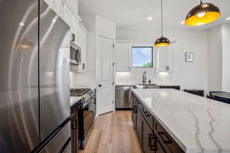 New construction Single-Family house 3705 Cortlandt St, Houston, TX 77018 - image 8