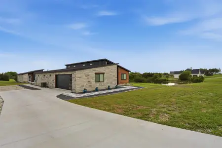 New construction Single-Family house 238 Martin Dr, Granbury, TX 76049 - image