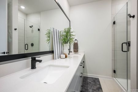 New construction Townhouse house 719 E Locust St, Unit 3106, San Antonio, TX 78212 - image 11