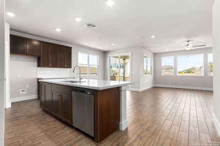 New construction Single-Family house 7317 Walkers Lp, Live Oak, TX 78233 plan Zen - image 8