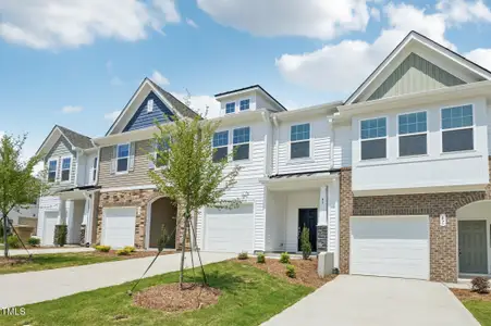 New construction Townhouse house 910 Kensley Grove Ln, Unit #70, Fuquay Varina, NC 27526 plan Litchfield - image