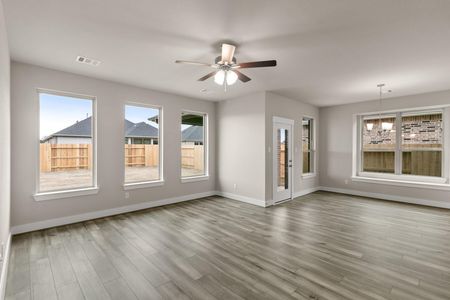 New construction Single-Family house 21119 Iberian Magpie Trl, Tomball, TX 77377 plan Ironwood II - image 13