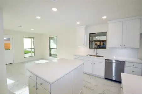 New construction Single-Family house 3518 Purlin St, League City, TX 77539 - image 9