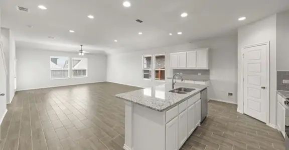 New construction Single-Family house 1806 Apache Cir, Cleburne, TX 76033 plan Raleigh - image 6