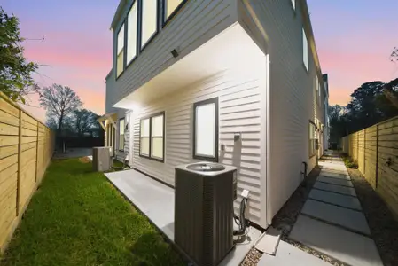 New construction Single-Family house 328 Janisch, Unit D, Houston, TX 77018 - image 3
