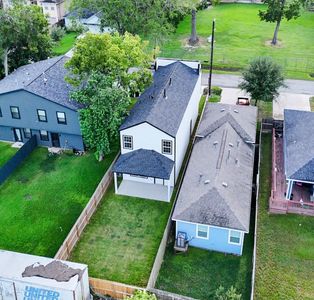 New construction Single-Family house 7922 Sealey St, Houston, TX 77088 - image