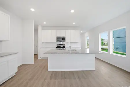 New construction Single-Family house 10726 Upwind Turn, Converse, TX 78109 plan Hickory - image 13