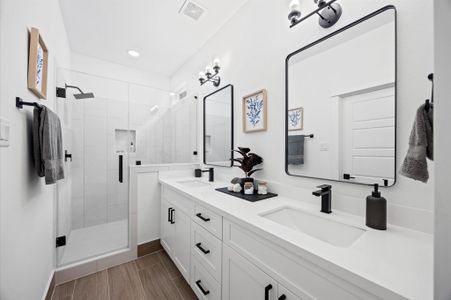 New construction Single-Family house 324 Neyland St, Houston, TX 77022 - image 8