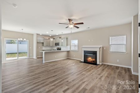 New construction Single-Family house 8205 Stonemere Ln, Charlotte, NC 28215 null- photo 6 6