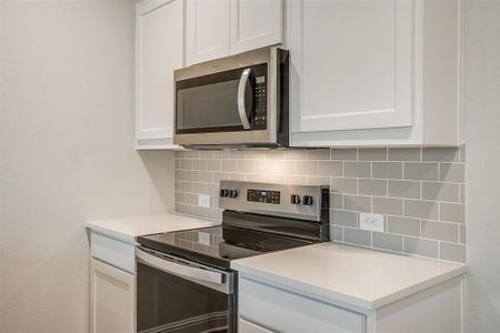 New construction Townhouse house 6818 Neal's Wy, Arlington, TX 76001 - image 8