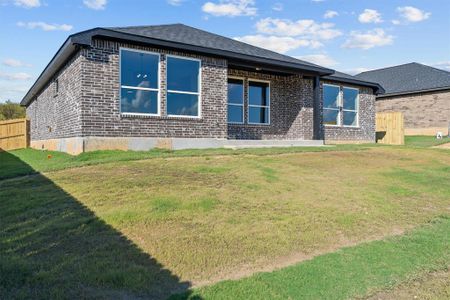 New construction Single-Family house 16517 Crossing Cir, Lindale, TX 75771 - image