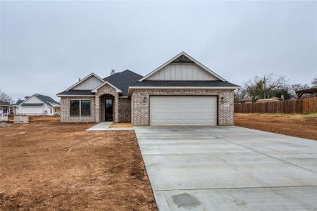 New construction Single-Family house 1615 W College St, Jacksboro, TX 76458 null- photo 0