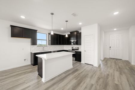 New construction Single-Family house 125 Toftrees Dr, Cleburne, TX 76031 plan Redwood II - image 13