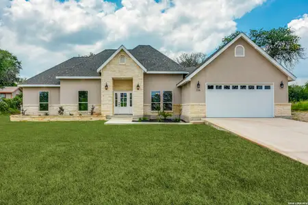 New construction Single-Family house 716 County Rd 6847, Lytle, TX 78052 - image
