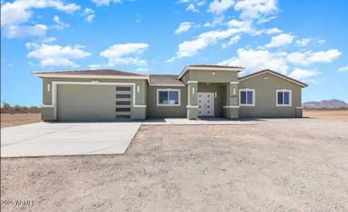 New construction Single-Family house 40715 W Georgia Ave, Tonopah, AZ 85354 - image
