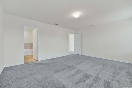 New construction Single-Family house 10446 Canard Crst, Converse, TX 78109 - image 13