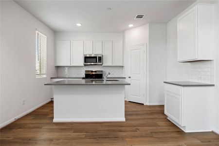 New construction Townhouse house 500 Municipal Dr, Unit 106, Leander, TX 78641 null- photo 10 10