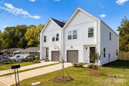New construction Townhouse house 3040 Markland Dr, Charlotte, NC 28208 - image